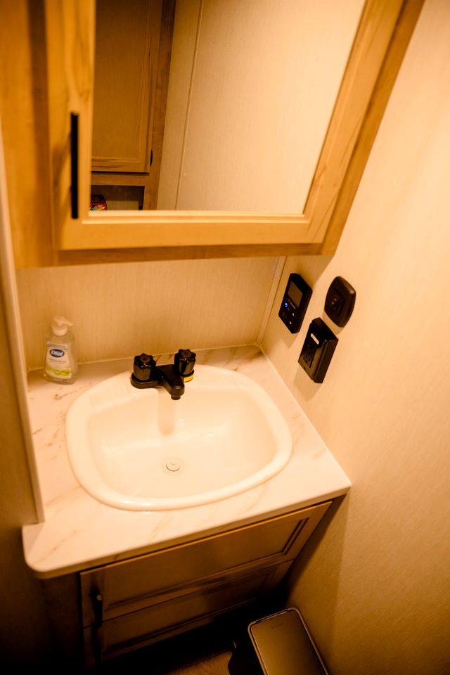 Luxurious Boutique Tiny House for a Relaxing Getaway in Wimberley, Texas