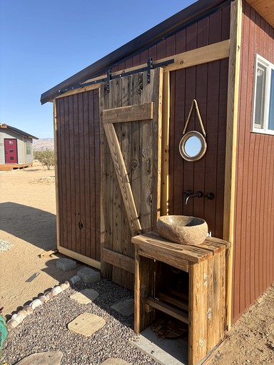 Cabins (United States of America, Joshua Tree, California)