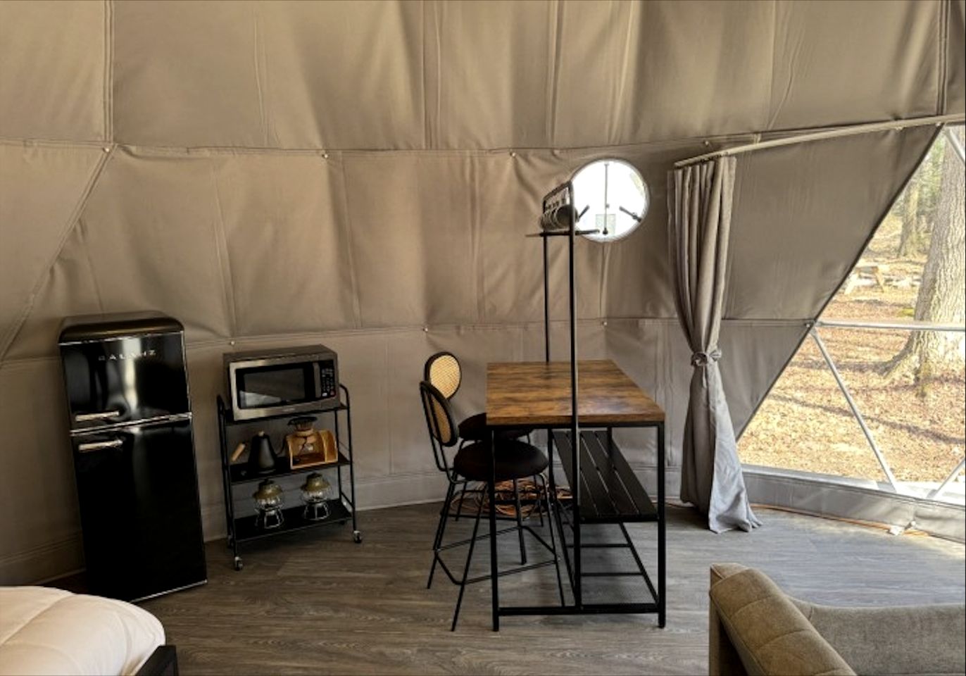 Spacious Family Dome for an Incredible Glamping Experience near Greentown, Pennsylvania