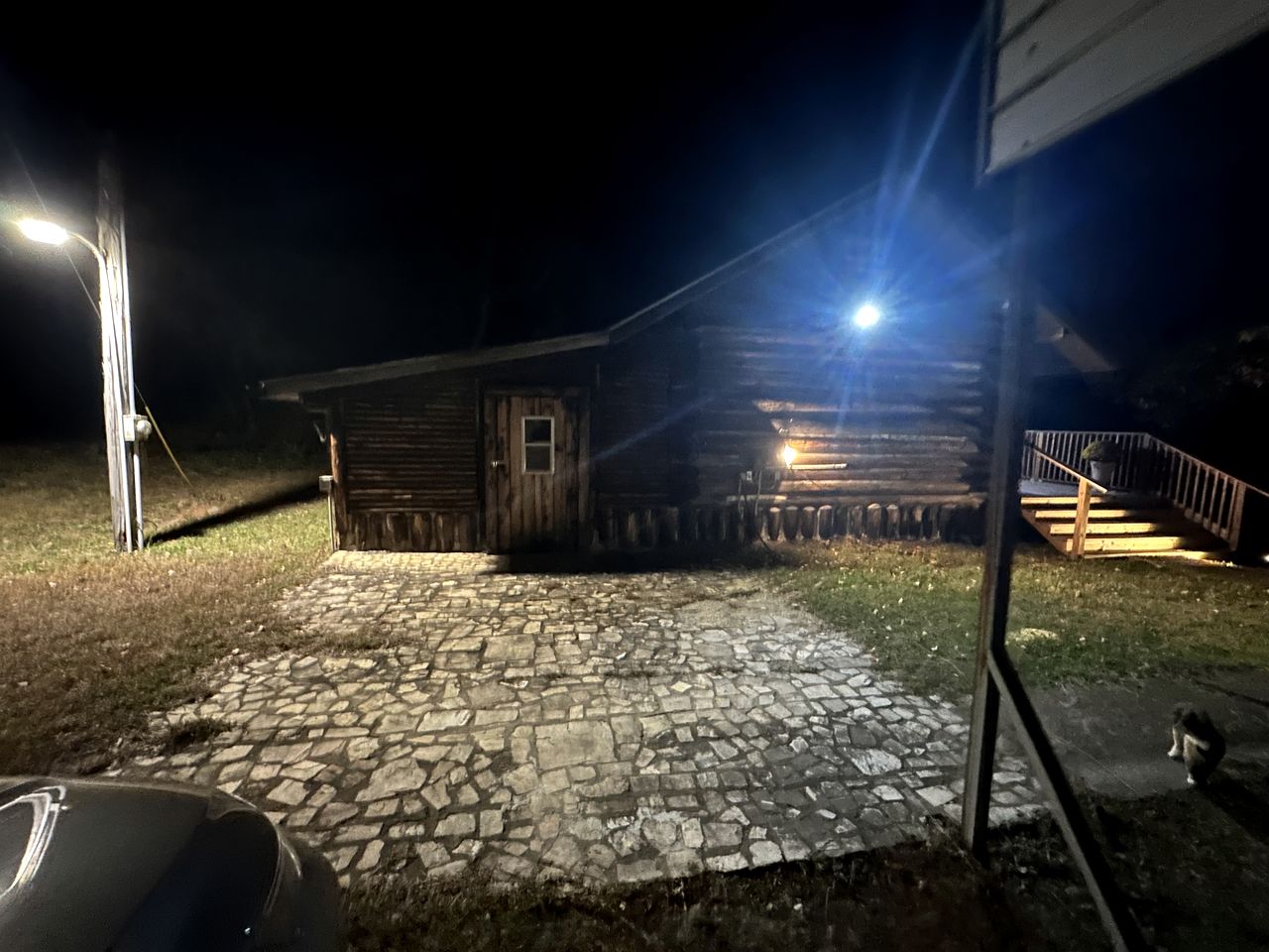 Cozy Cabin for Two by the Lake for a Peaceful Escape in Opelika, Alabama