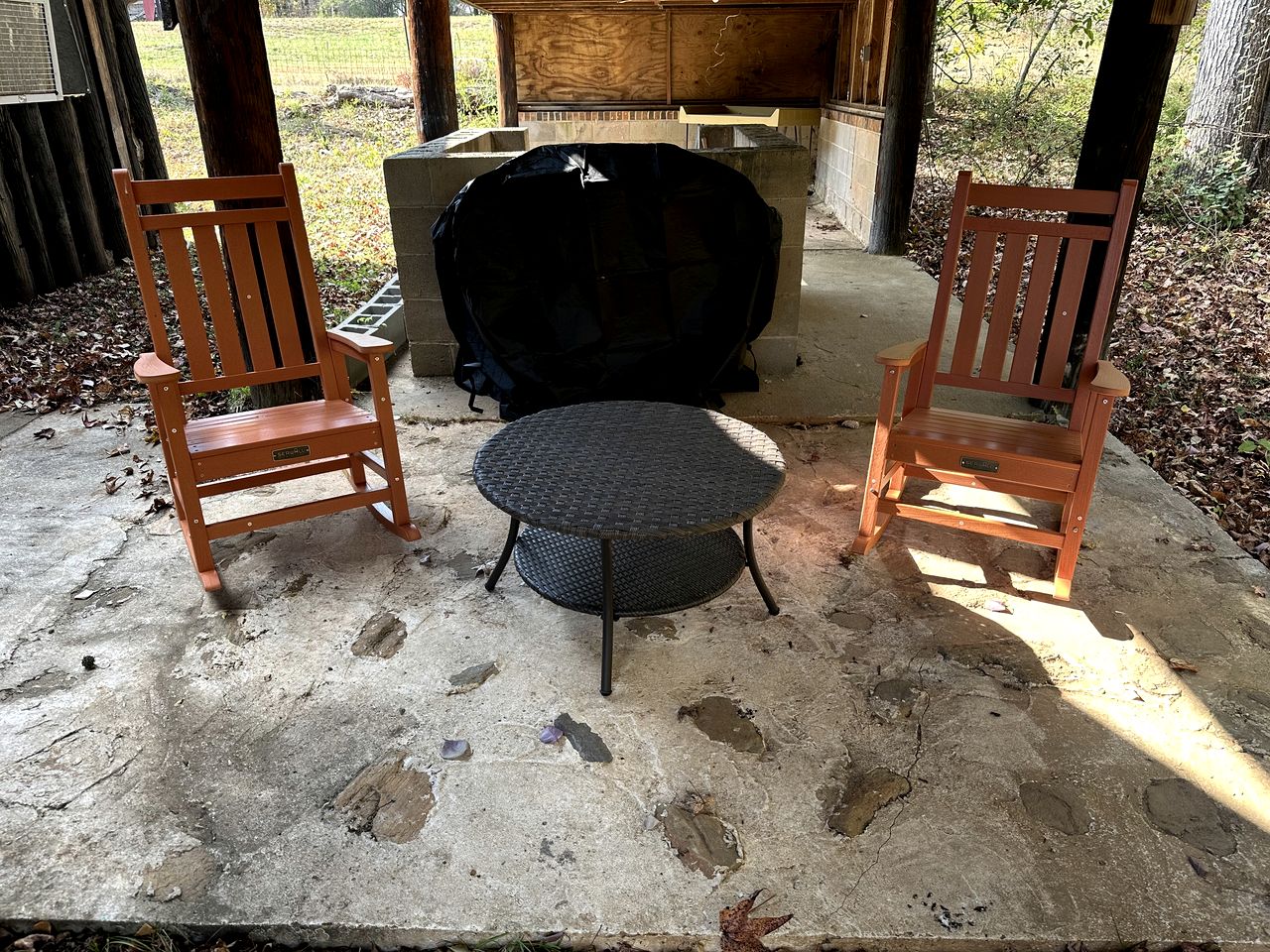 Cozy Cabin for Two by the Lake for a Peaceful Escape in Opelika, Alabama