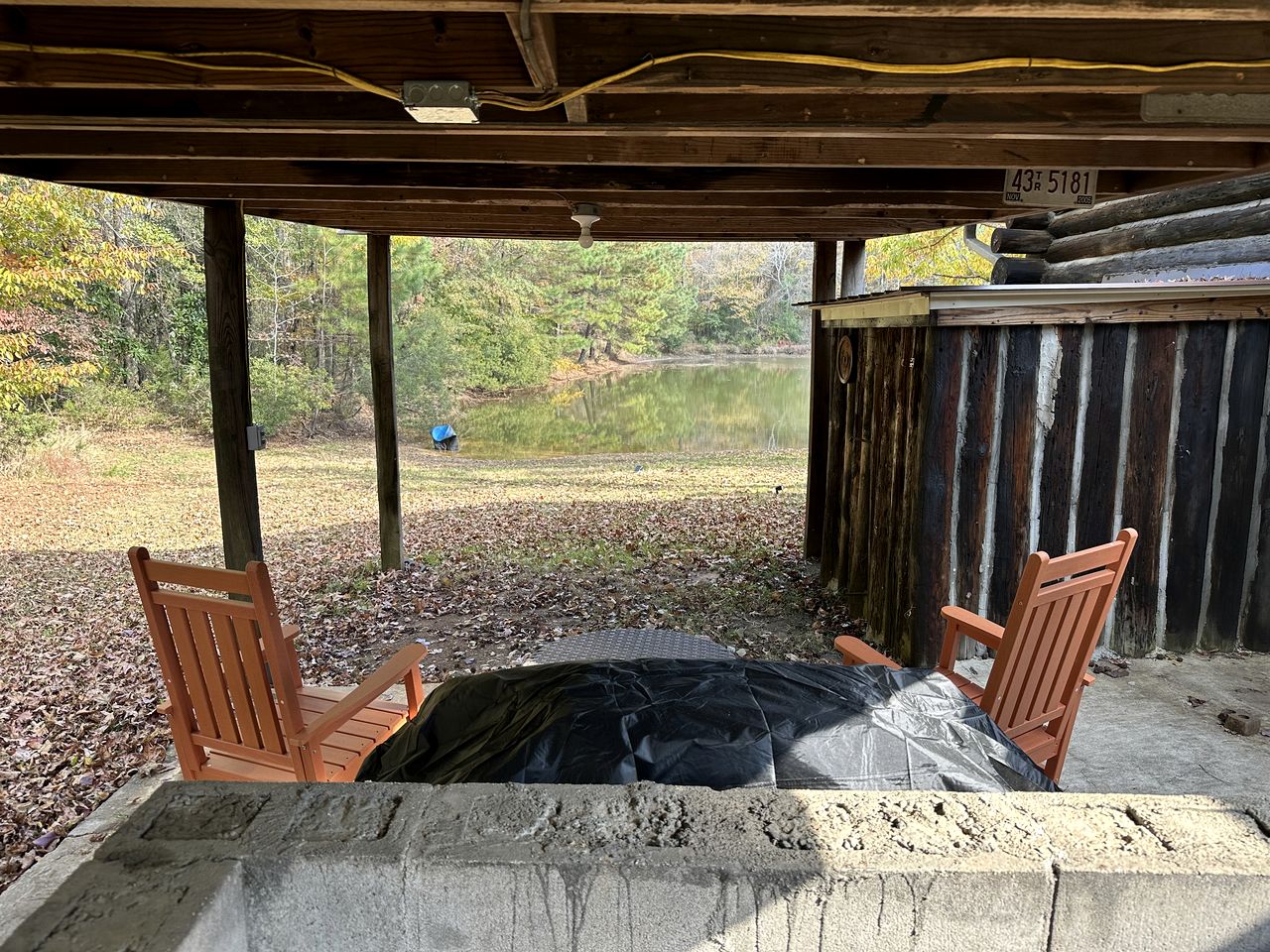 Cozy Cabin for Two by the Lake for a Peaceful Escape in Opelika, Alabama