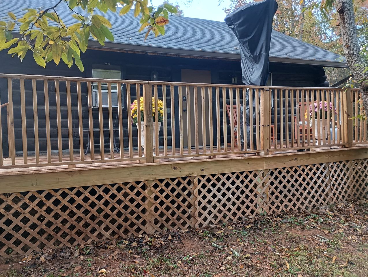 Cozy Cabin for Two by the Lake for a Peaceful Escape in Opelika, Alabama