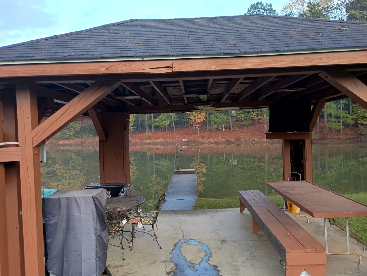 Cozy Cabin for Two by the Lake for a Peaceful Escape in Opelika, Alabama