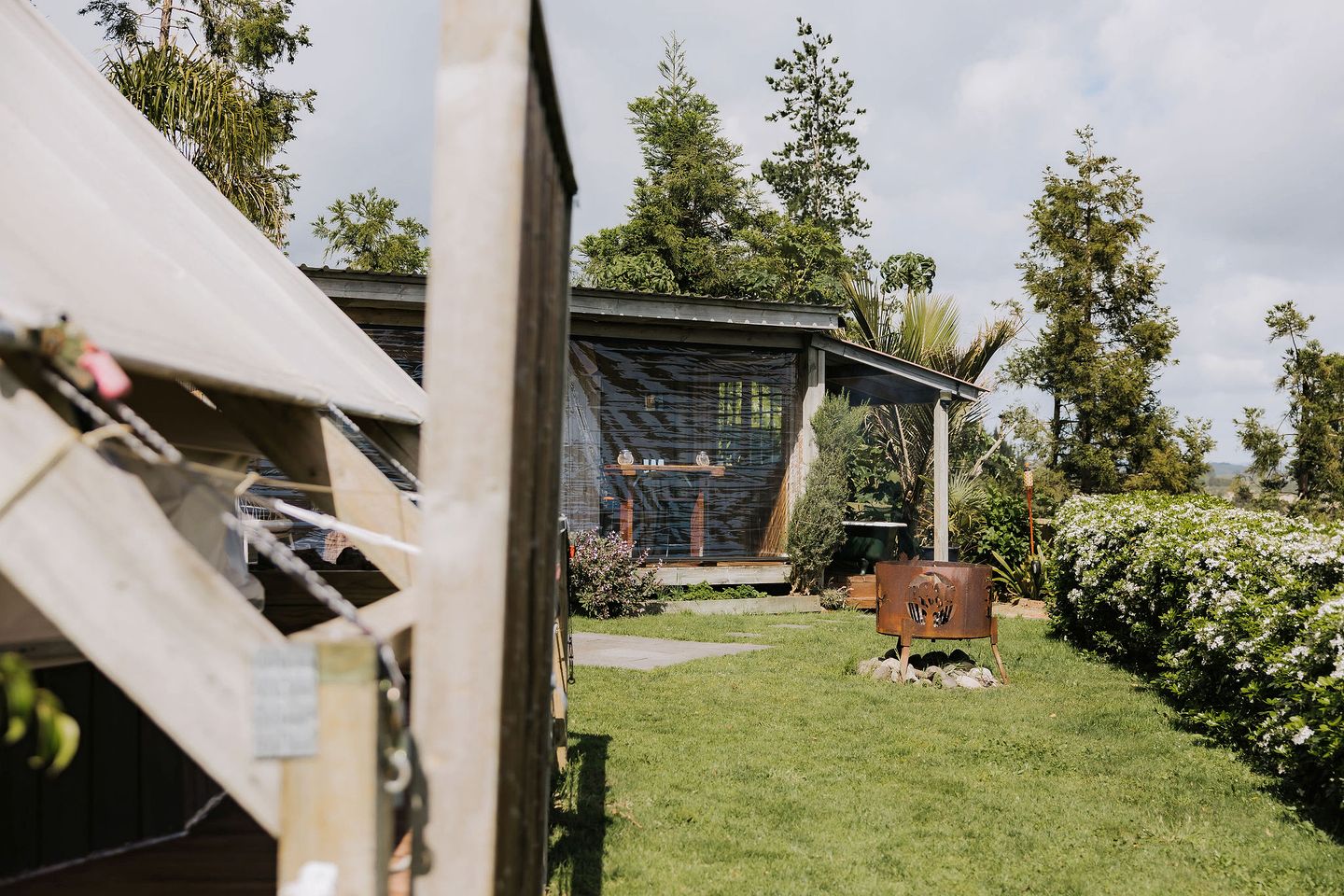 Gorgeous Bell Tent with Stunning Views of the Pongakawa Hills and Ocean near Tauranga, New Zealand