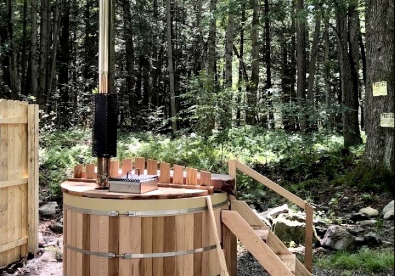 Romantic Dome with Hot Tub for an Incredible Couples Escape in Nature near Greentown, Pennsylvania