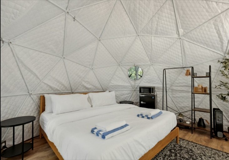 Domes (United States of America, Greentown, Pennsylvania)