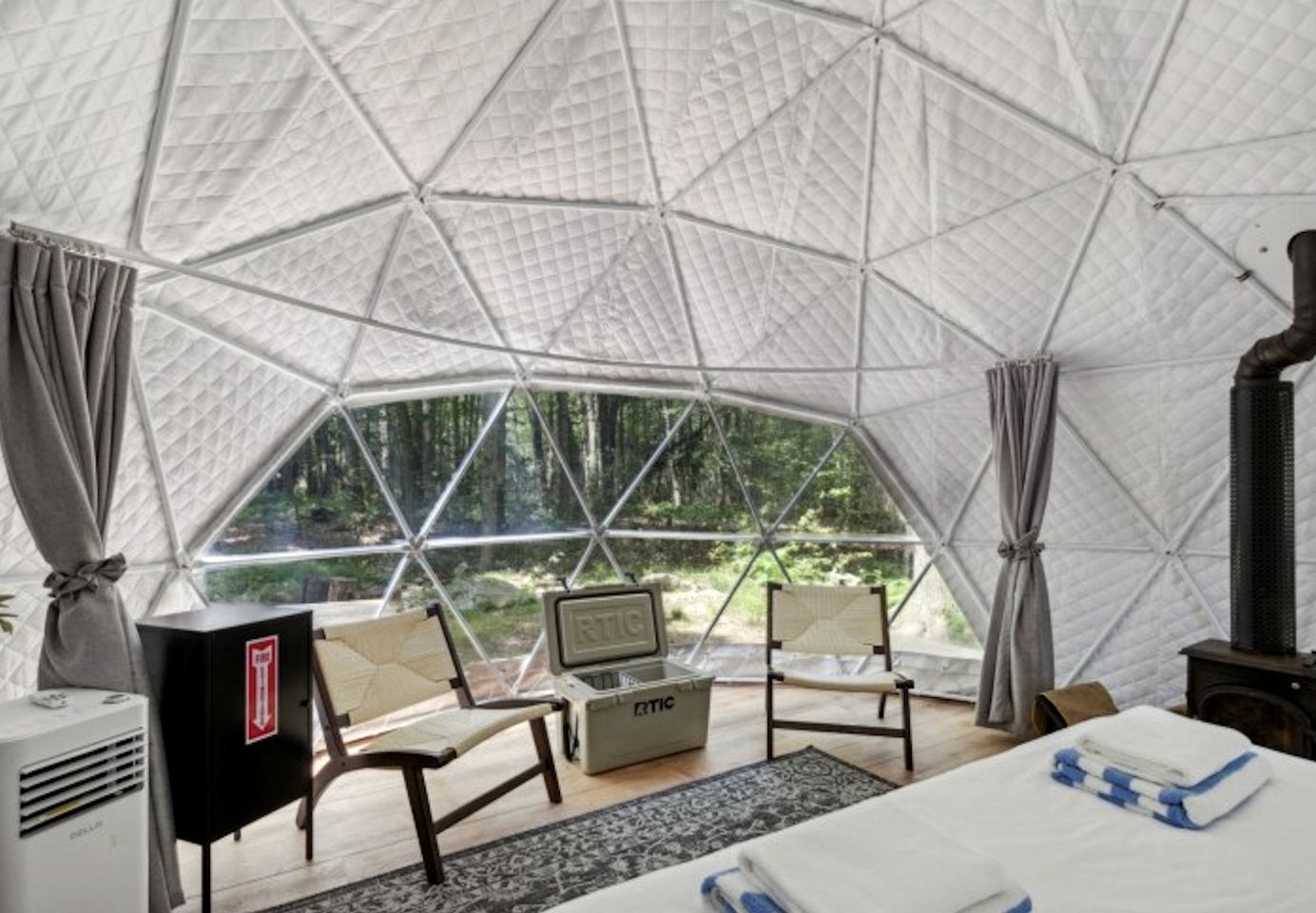 Cozy Dome for Two for a Romantic Glamping Escape near Greentown, Pennsylvania