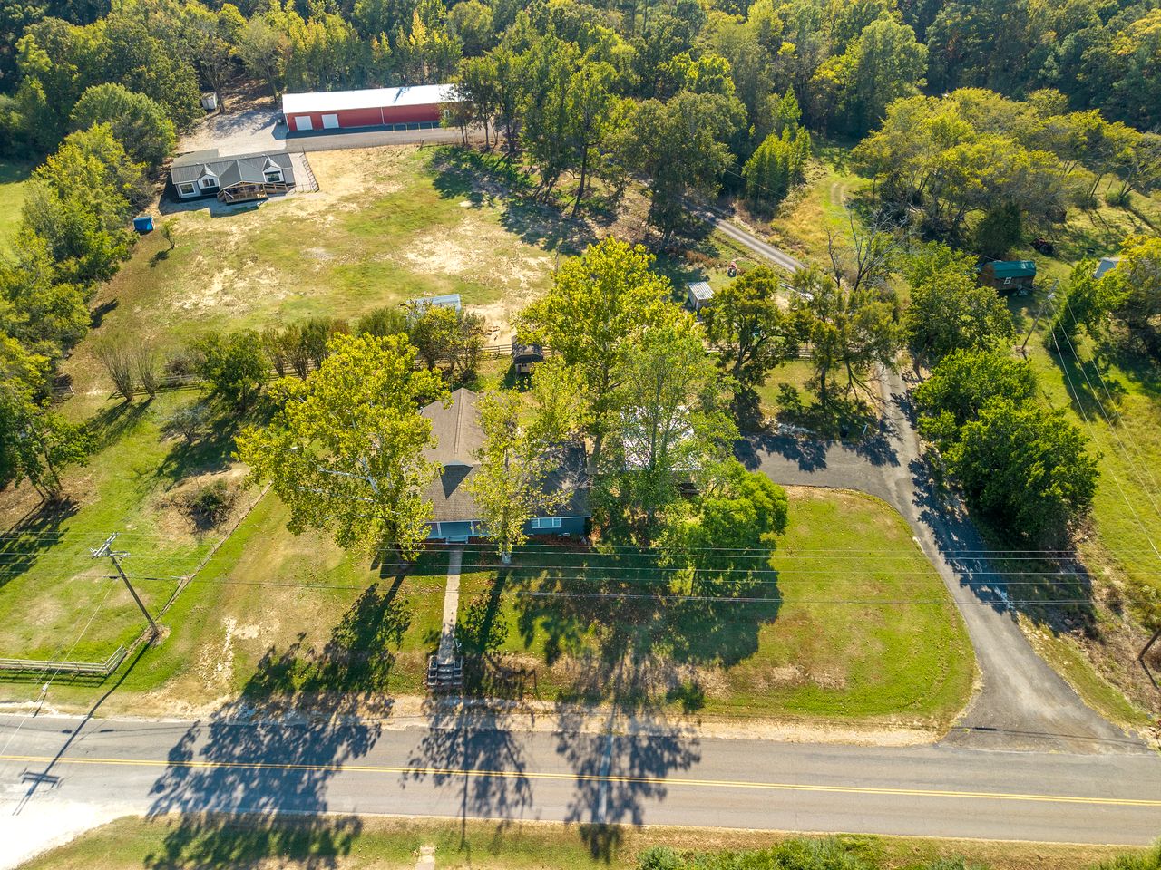 Charming Cozy Farmhouse with Animals for an Amazing Family Getaway near Hot Springs, Arkansas