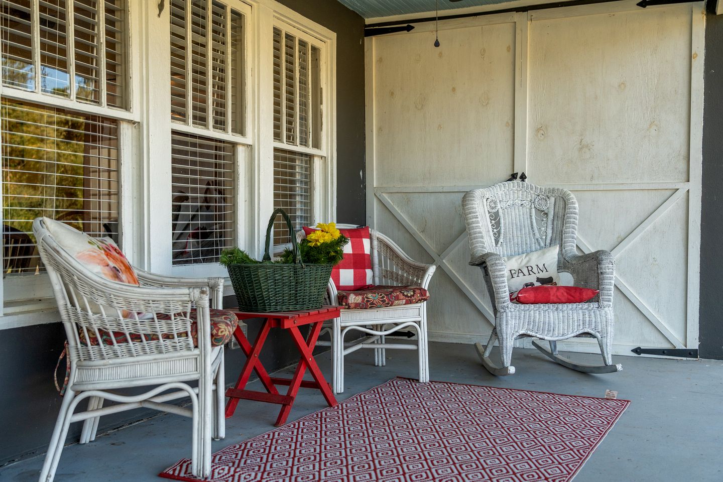 Charming Cozy Farmhouse with Animals for an Amazing Family Getaway near Hot Springs, Arkansas