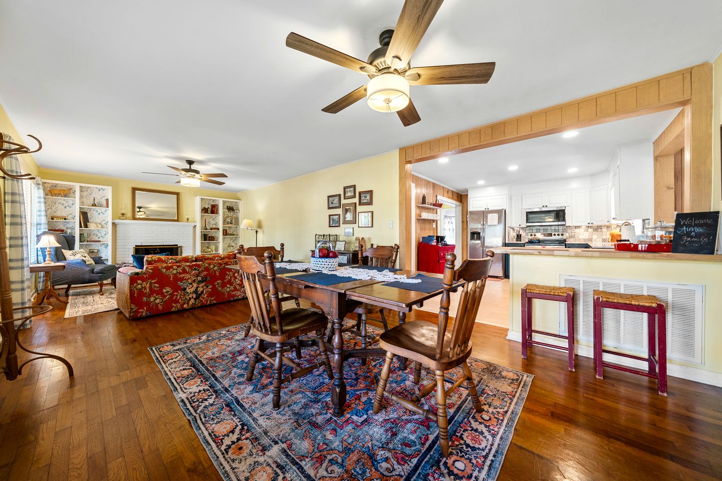 Charming Cozy Farmhouse with Animals for an Amazing Family Getaway near Hot Springs, Arkansas