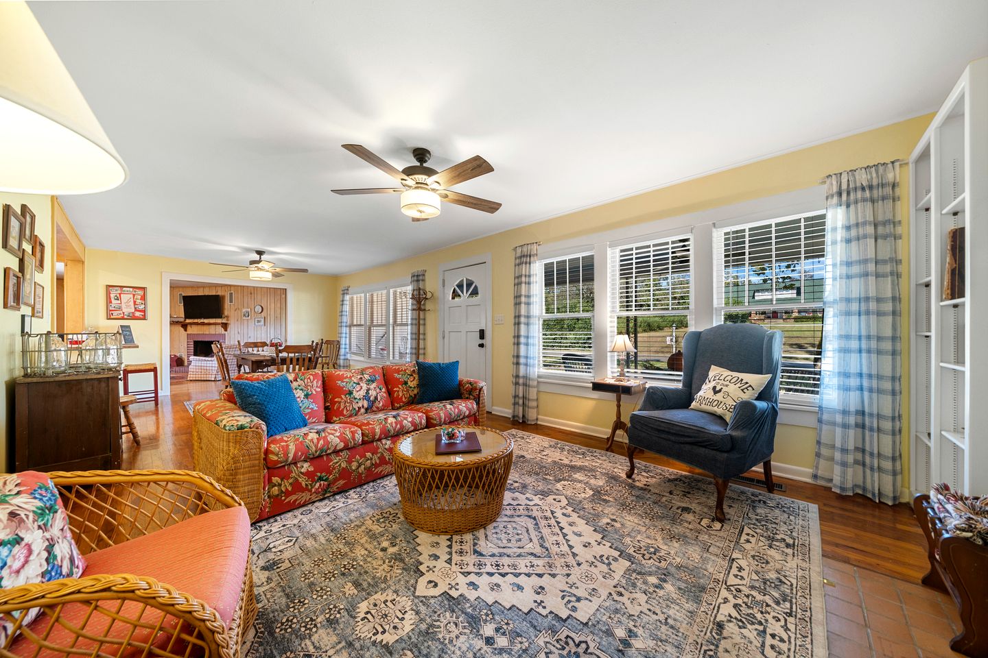 Charming Cozy Farmhouse with Animals for an Amazing Family Getaway near Hot Springs, Arkansas