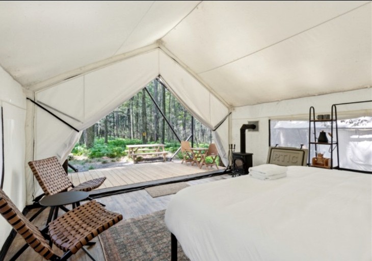 Tented Cabins (United States of America, Greentown, Pennsylvania)