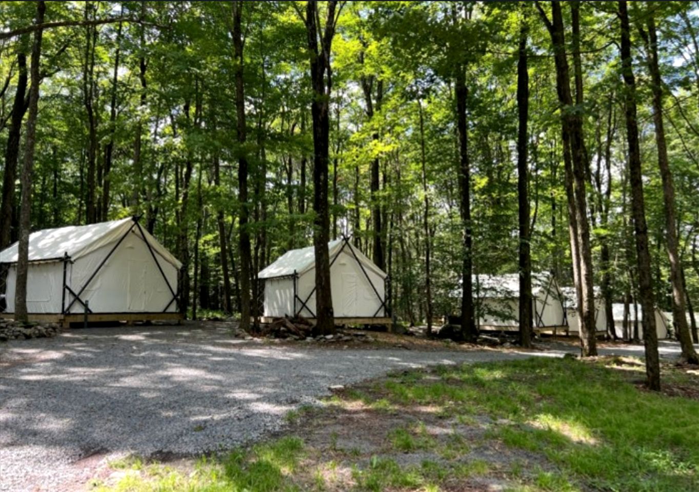 Beautiful Safari Tent for a Romantic Glamping Escape in Nature near Greentown, Pennsylvania