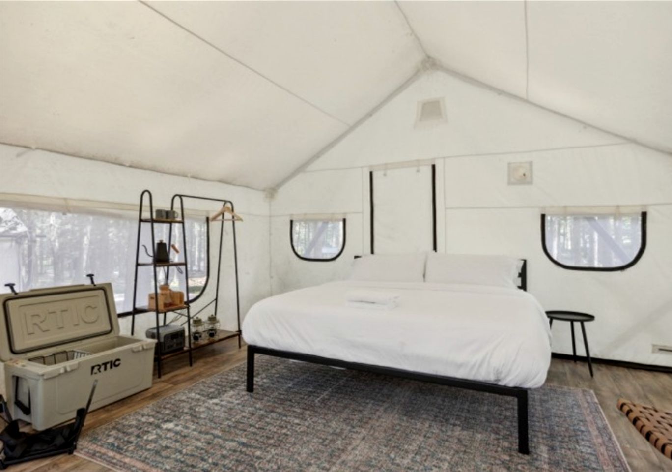 Beautiful Safari Tent for a Romantic Glamping Escape in Nature near Greentown, Pennsylvania