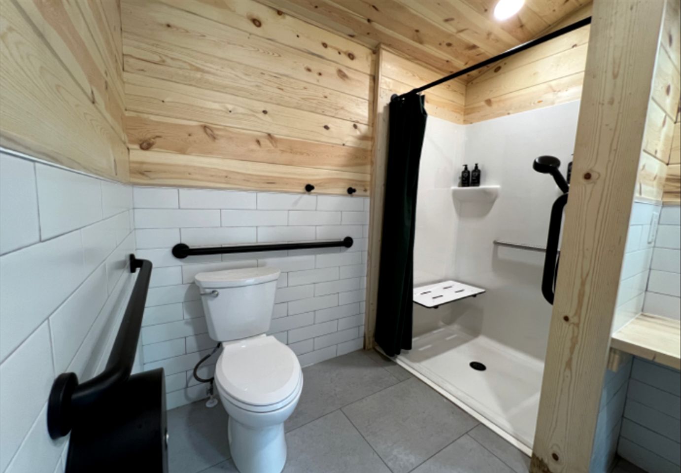 Beautiful Safari Tent for a Romantic Glamping Escape in Nature near Greentown, Pennsylvania