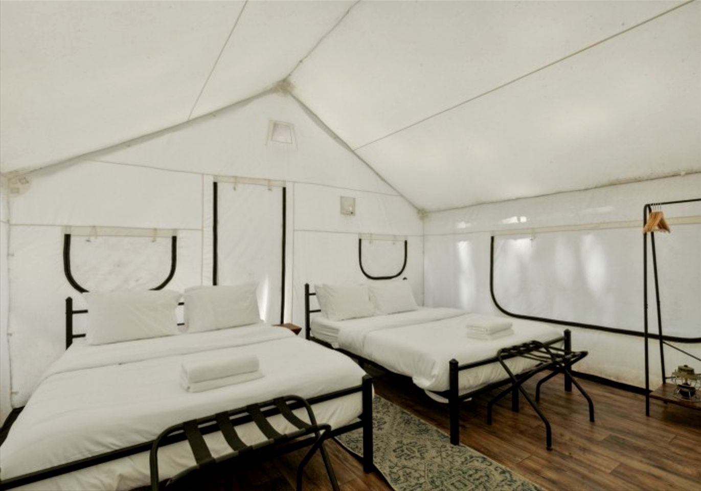 Gorgeous Safari Tent Surrounded by Nature for a Peaceful Glamping Getaway neat Greentown, Pennsylvania