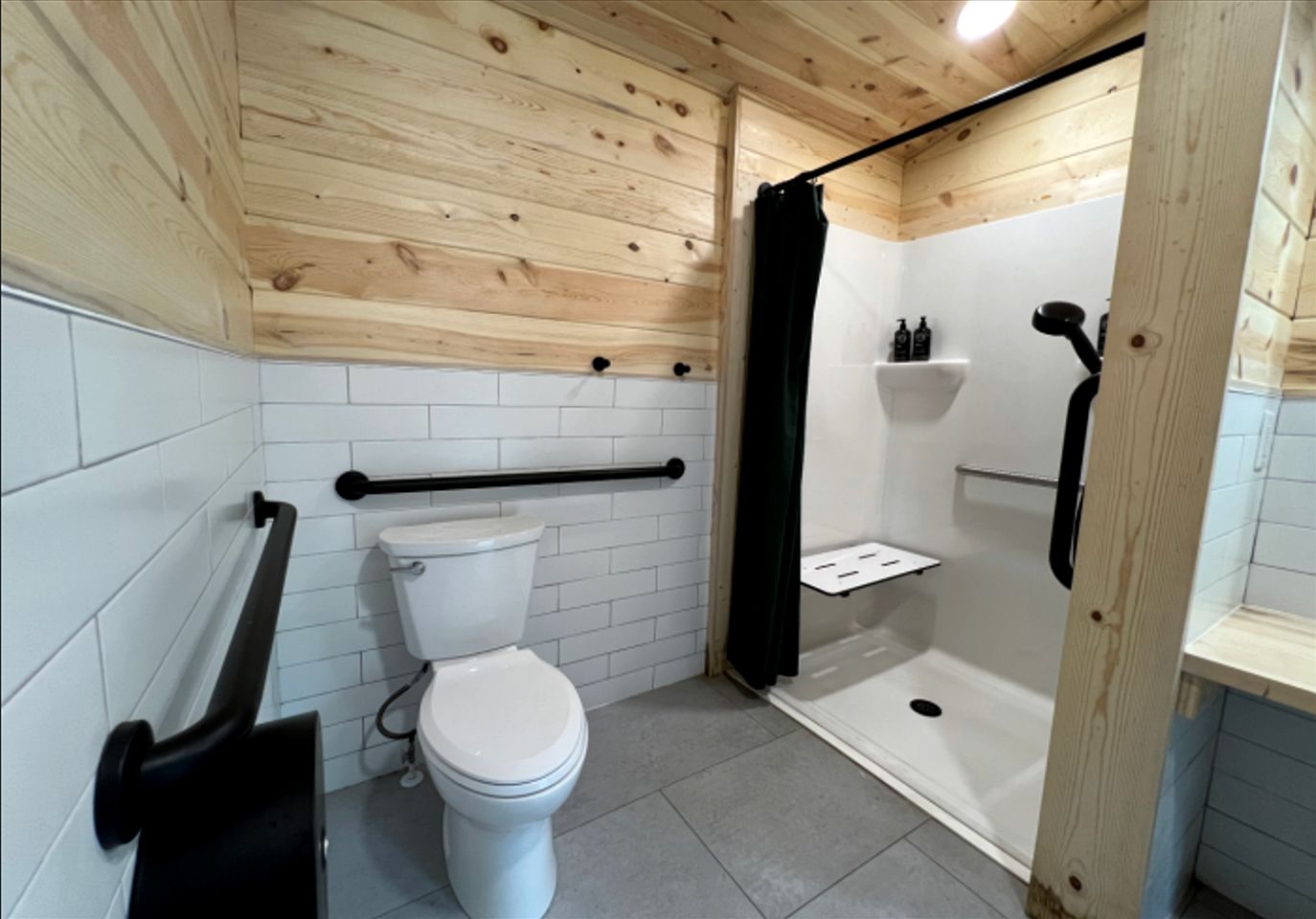 Gorgeous Safari Tent Surrounded by Nature for a Peaceful Glamping Getaway neat Greentown, Pennsylvania