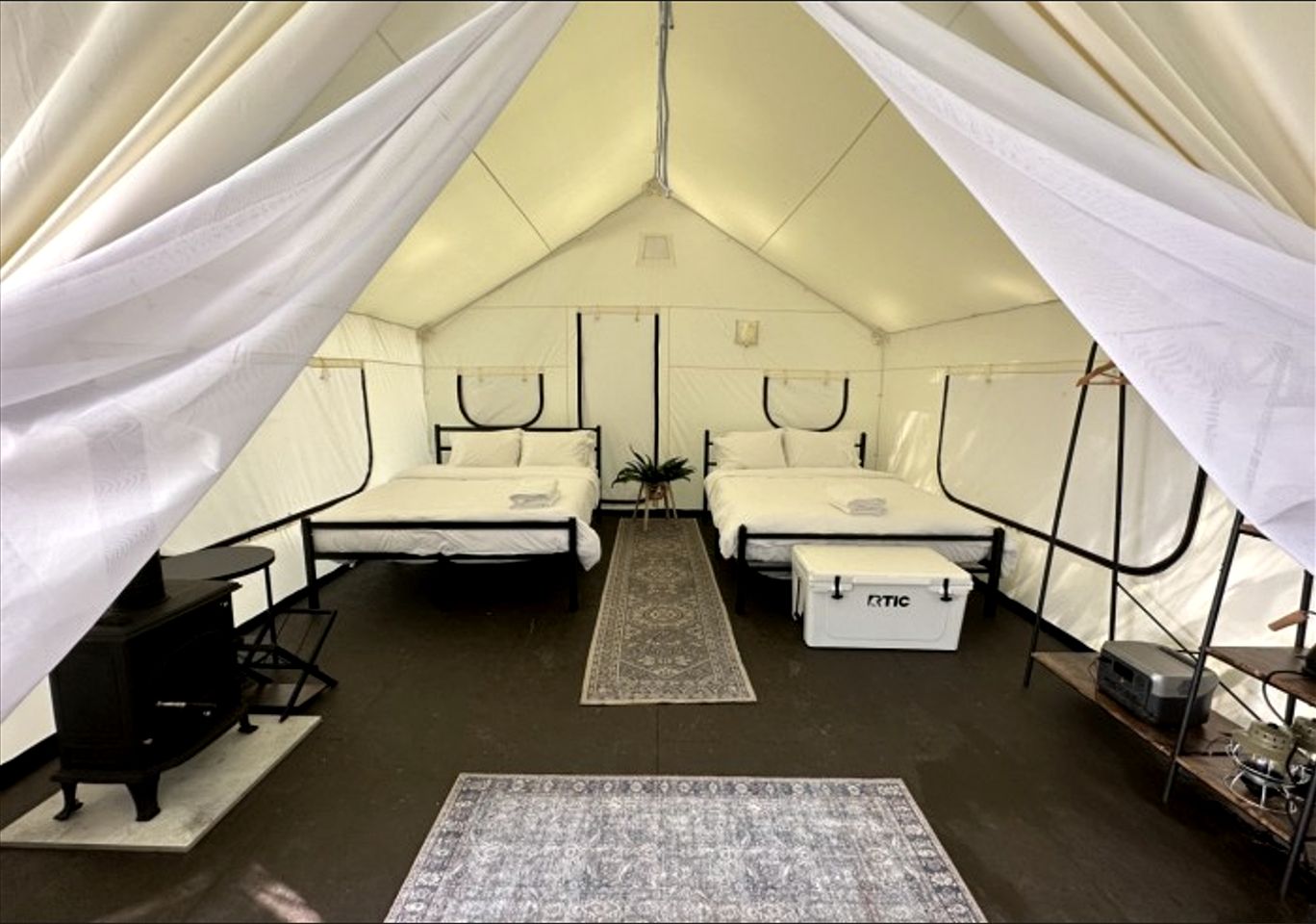 Gorgeous Safari Tent Surrounded by Nature for a Peaceful Glamping Getaway neat Greentown, Pennsylvania