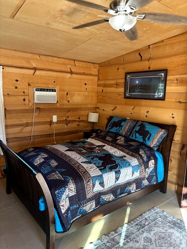 Cabins (United States of America, Granite Bay, California)