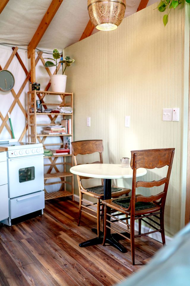 Gorgeous Yurt on a Beautiful Farm with Incredible Views for a Unique Glamping Getaway near North Tazewell, Virginia