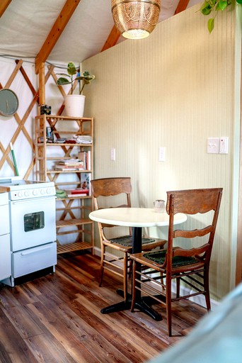 Yurts (United States of America, --, Virginia)