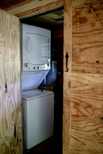 Yurts (United States of America, --, Virginia)