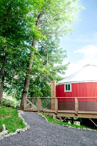 Yurts (United States of America, --, Virginia)