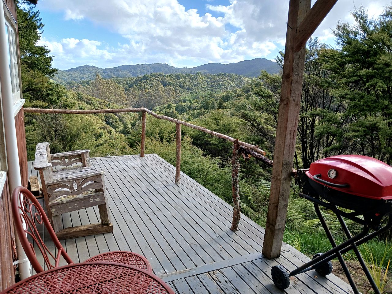 Incredible Off-Grid Cabin with Breathtaking Views for a Peaceful Escape in Nature near Whangarei, New Zealand