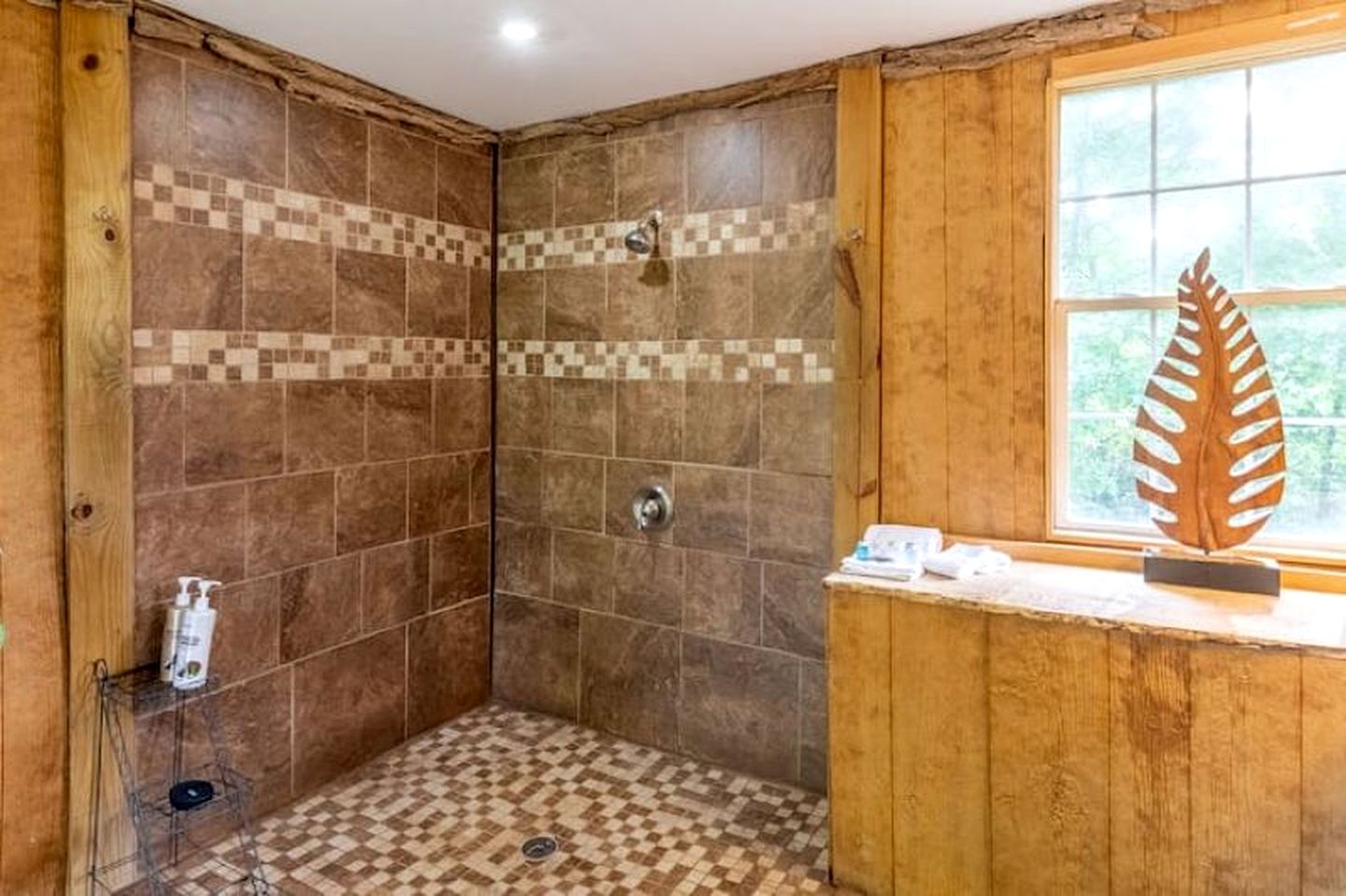 Gorgeous Cozy Yurt for a Unique Romantic Glamping Experience near Cullowhee, North Carolina