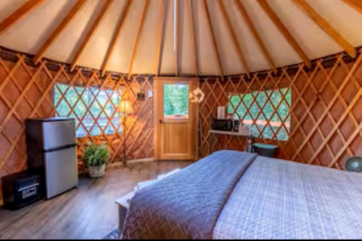 Gorgeous Cozy Yurt for a Unique Romantic Glamping Experience near Cullowhee, North Carolina