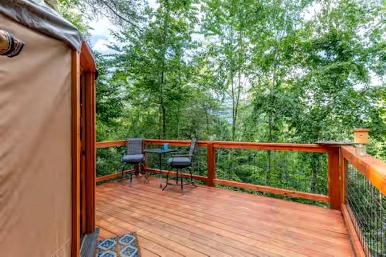 Yurts (United States of America, Cullowhee, North Carolina)