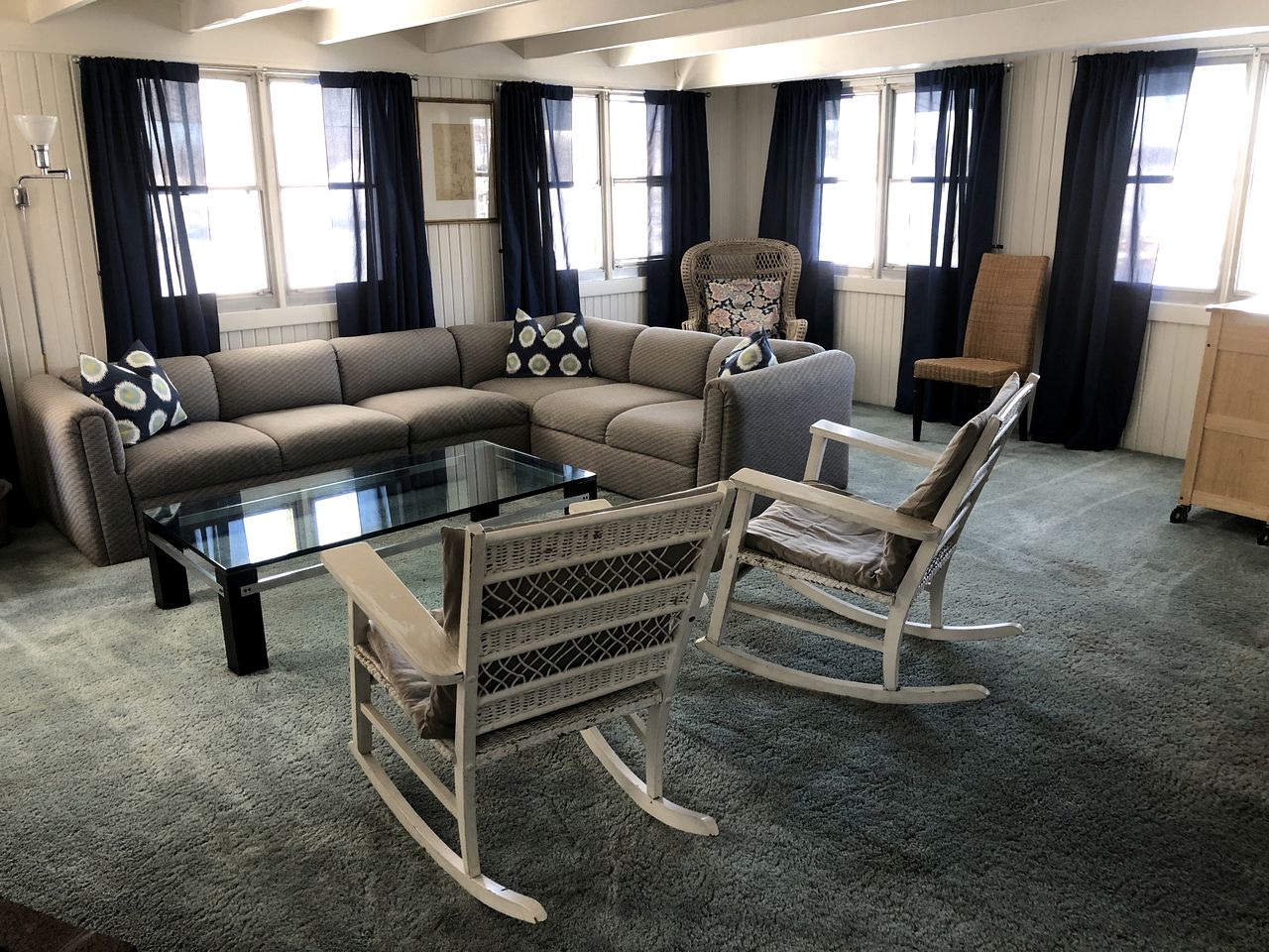 Spacious Lakeside Boathouse Cottage for an Unforgettable Family Getaway in Macatawa, Michigan