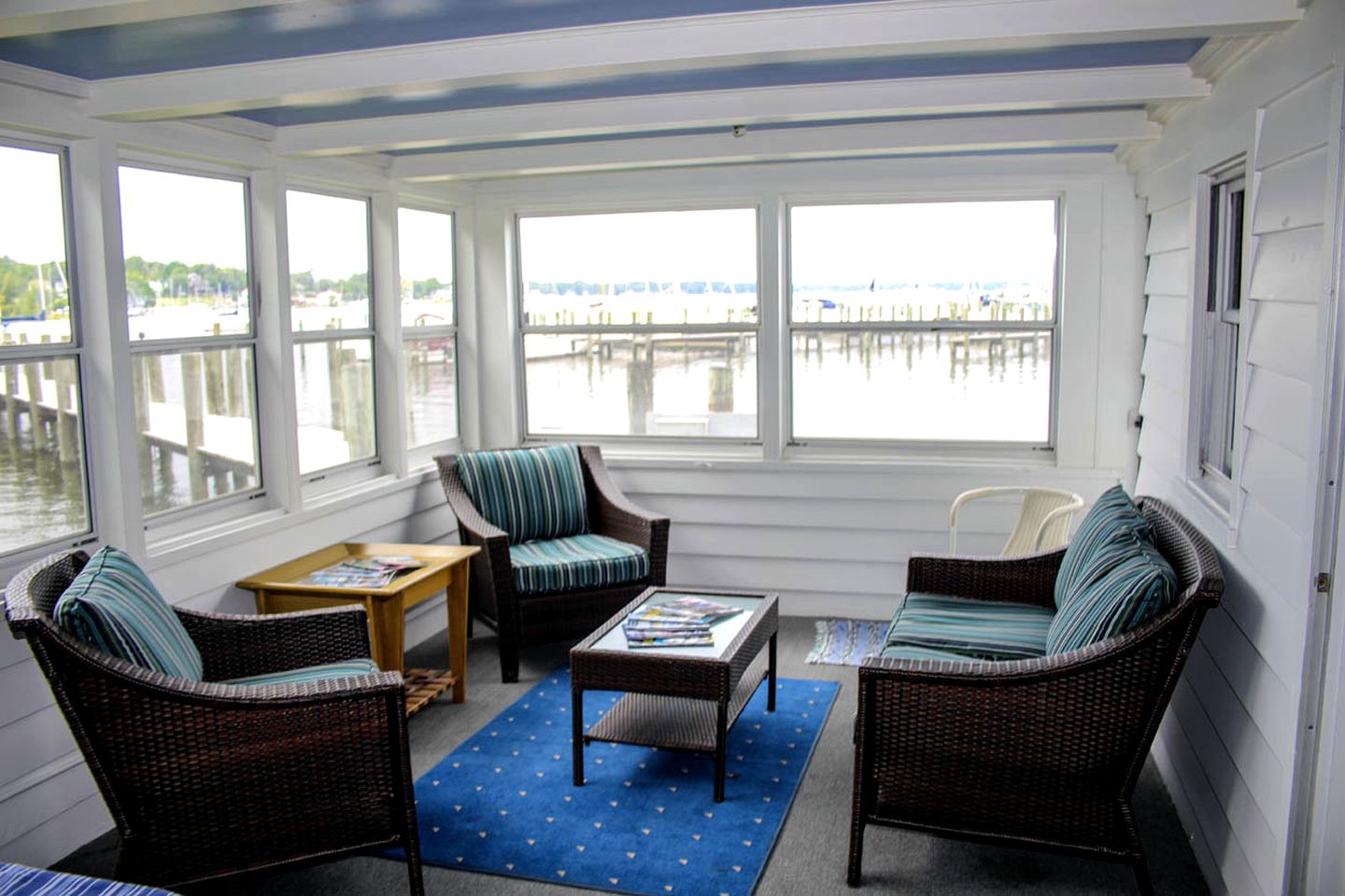 Spacious Lakeside Boathouse Cottage for an Unforgettable Family Getaway in Macatawa, Michigan