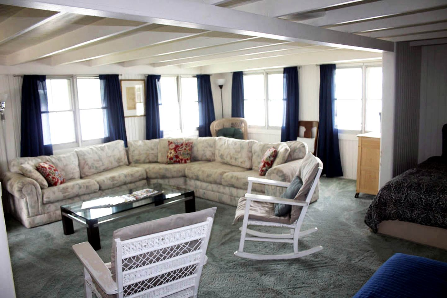 Spacious Lakeside Boathouse Cottage for an Unforgettable Family Getaway in Macatawa, Michigan