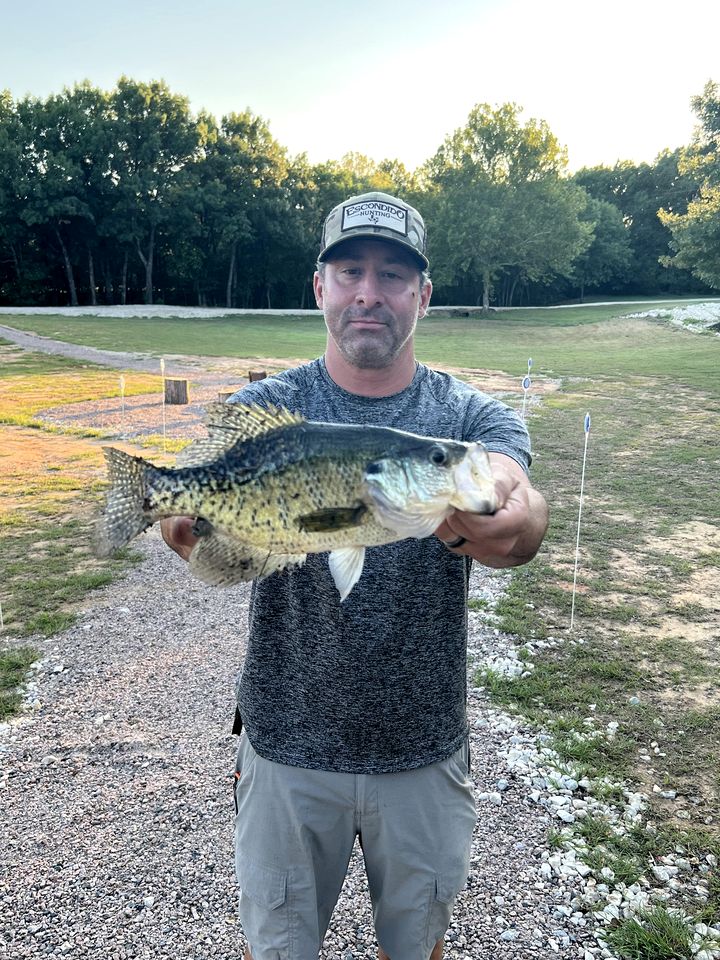 Charming Lodge Suite for Four with Fishing and Hiking for an Amazing Family Vacation near Kingston, Oklahoma