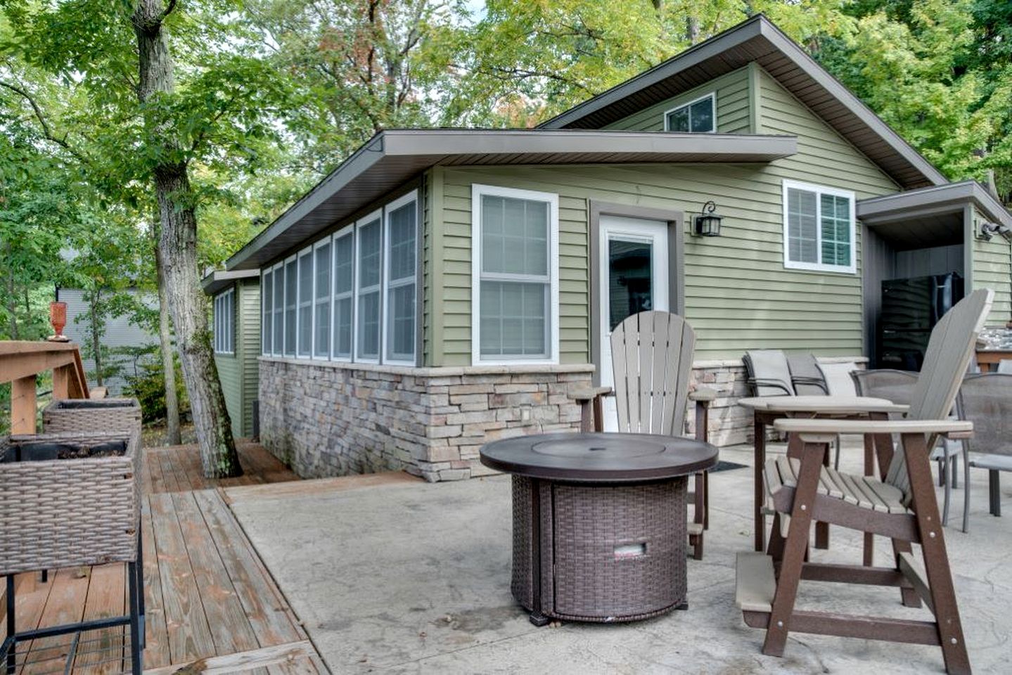 Spacious Lakefront Vacation Rental for an Unforgettable Family Getaway in the Finger Lakes near Burdett, New York