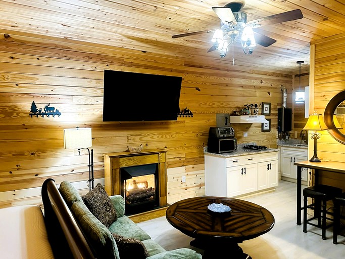 Cabins (United States of America, Newland, North Carolina)