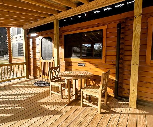 Cabins (United States of America, Newland, North Carolina)