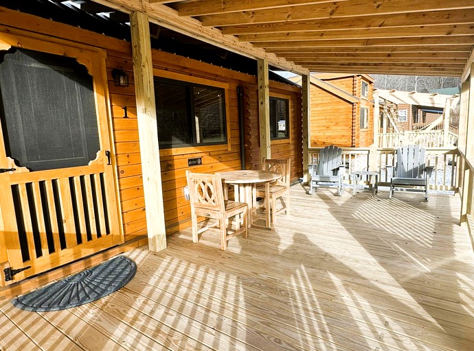 Cabins (United States of America, Newland, North Carolina)