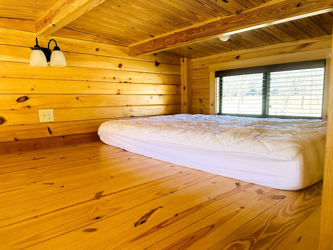 Beautiful New Cabin near the North Toe River for a Peaceful Getaway in North Carolina