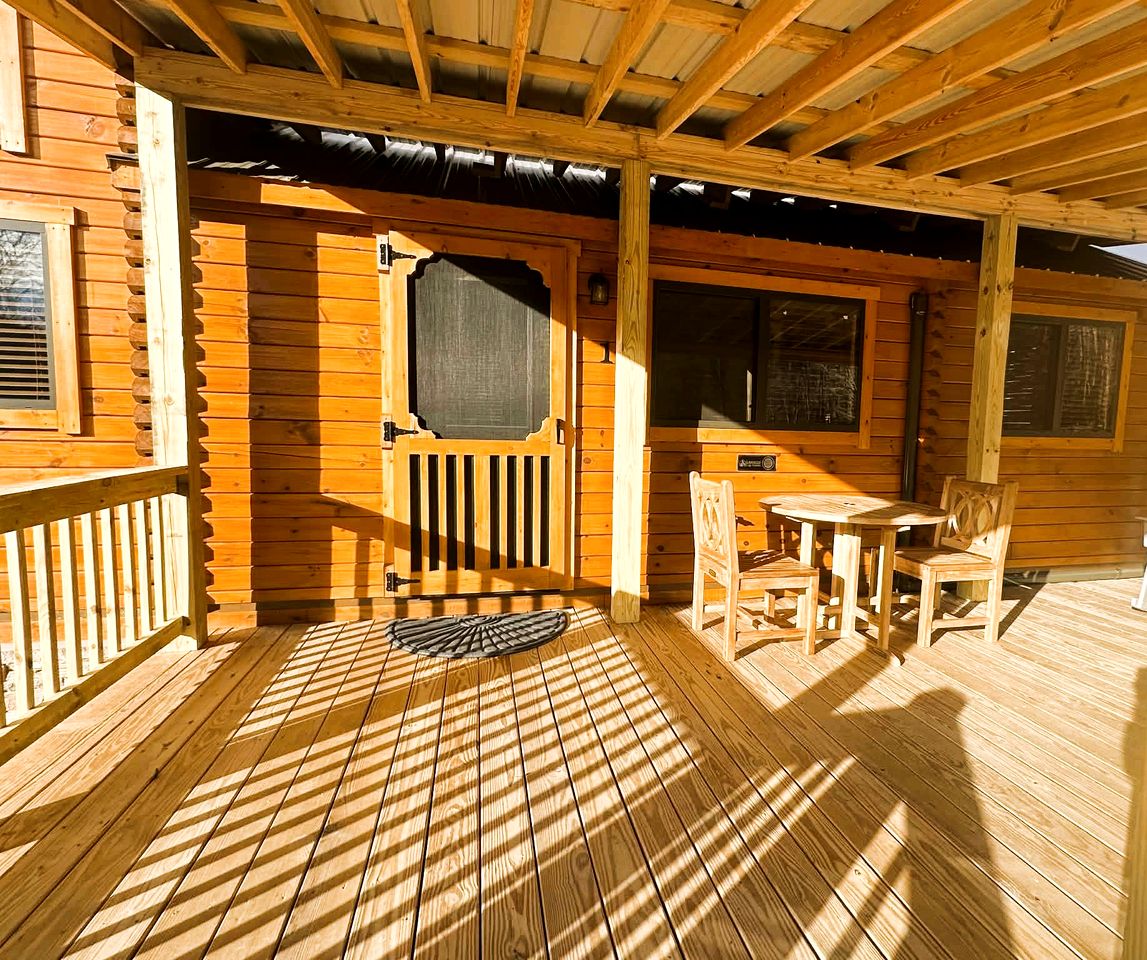 Beautiful New Cabin near the North Toe River for a Peaceful Getaway in North Carolina