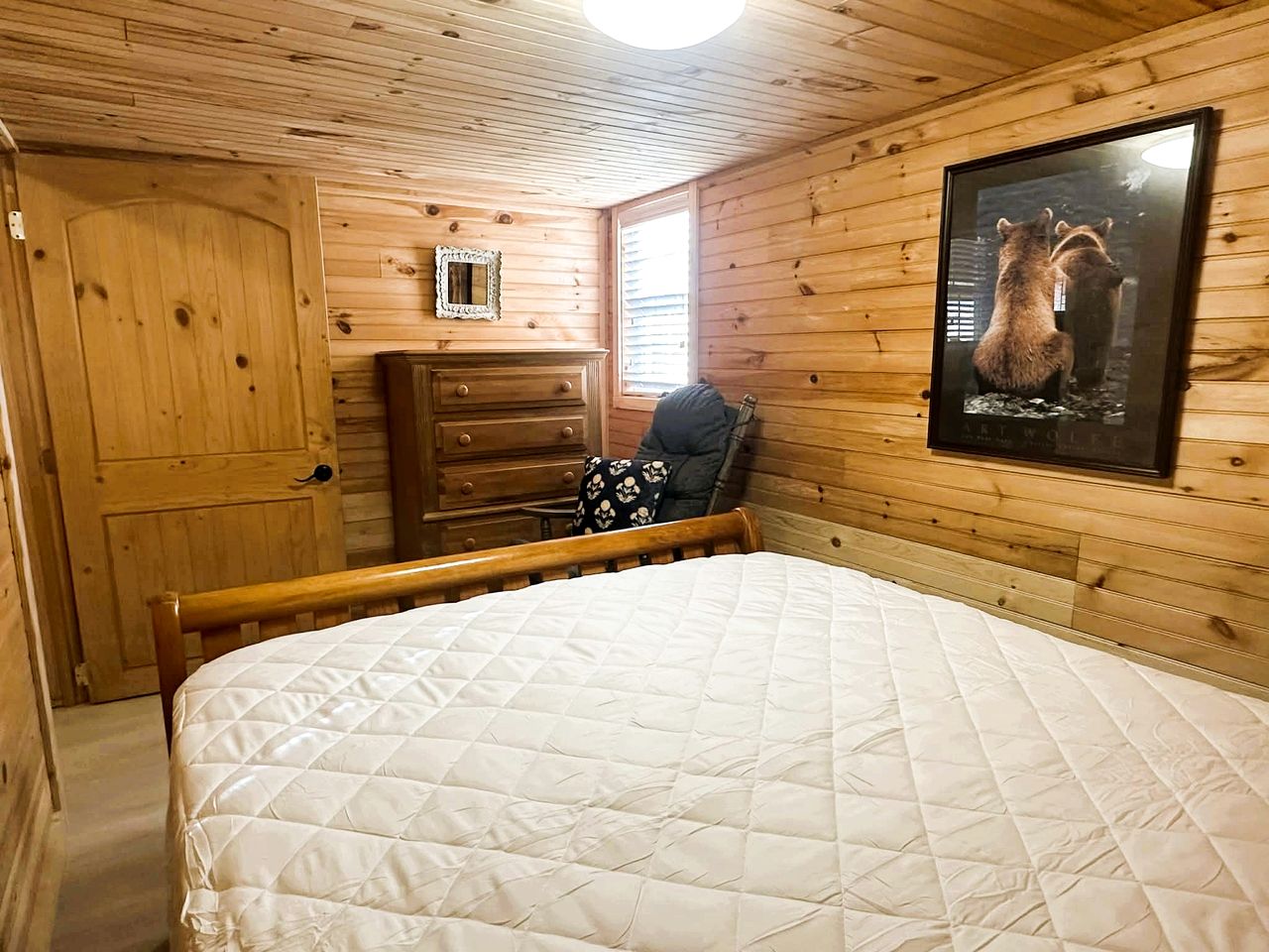 Gorgeous Modern Cabin with Lovely Pond and Mountain Views in Newland, North Carolina