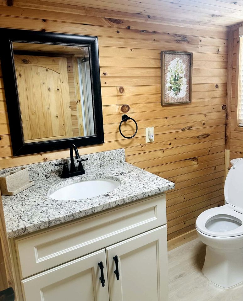 Gorgeous Modern Cabin with Lovely Pond and Mountain Views in Newland, North Carolina