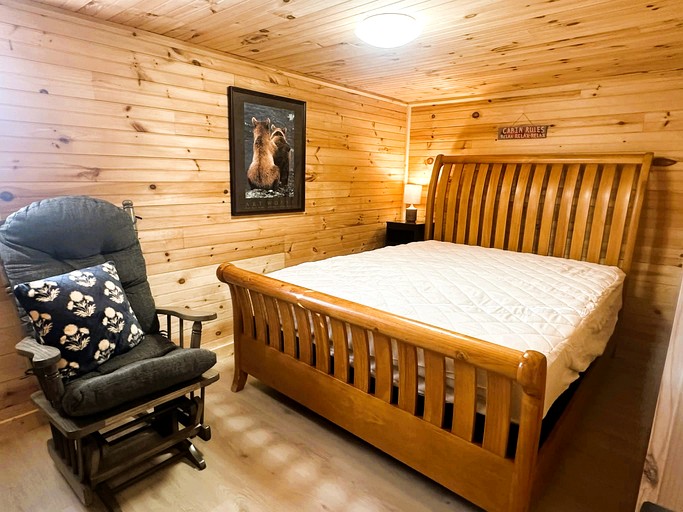 Cabins (United States of America, Newland, North Carolina)