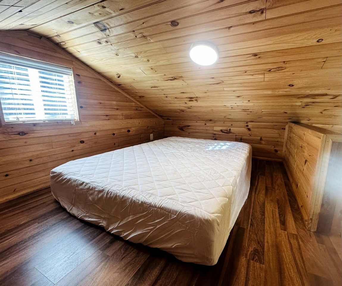 Modern Cozy Cabin with Porch and Incredible Views near the North Toe River, North Carolina