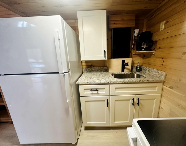 Cabins (United States of America, Newland, North Carolina)