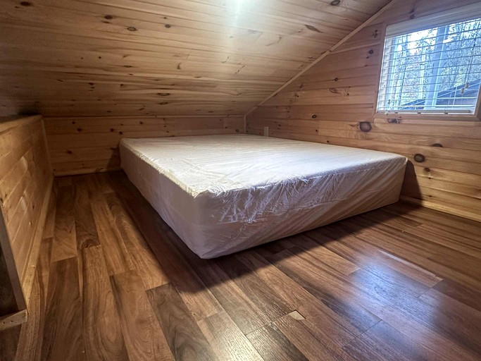 Cabins (United States of America, Newland, North Carolina)