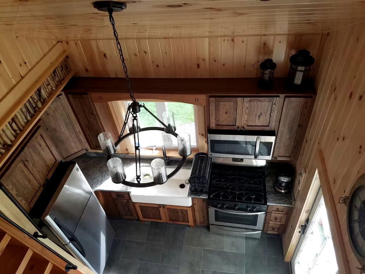 Cozy Cottage by Lake Winnipesaukee for a Peaceful Getaway in Nature near Moultonborough, New Hampshire