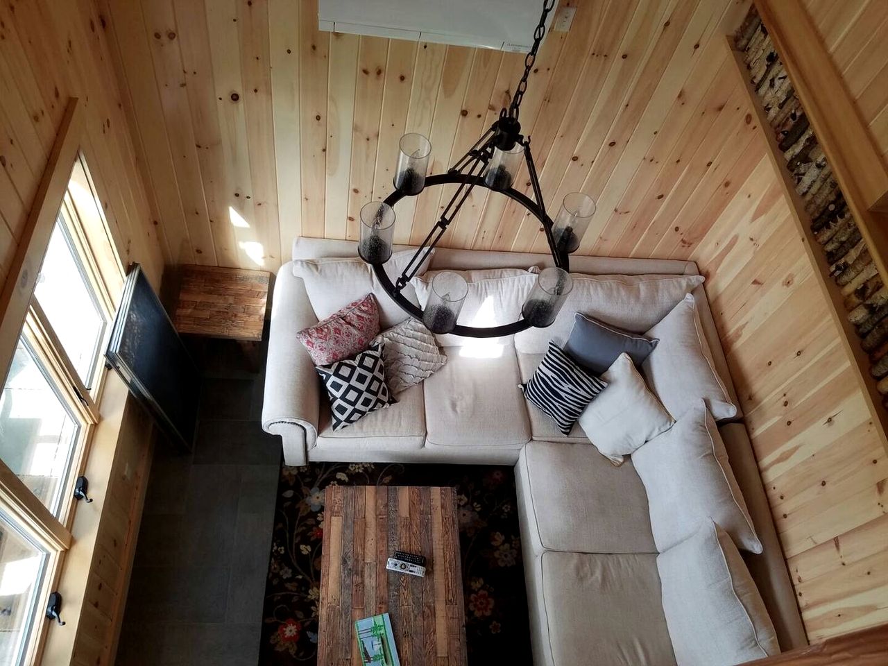 Cozy Cottage by Lake Winnipesaukee for a Peaceful Getaway in Nature near Moultonborough, New Hampshire